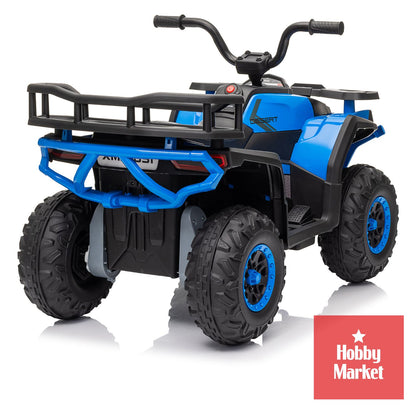 Cuatrimoto eléctrica infantil azul de 12V con diseño robusto, cuatro ruedas todoterreno y parrilla trasera de carga.