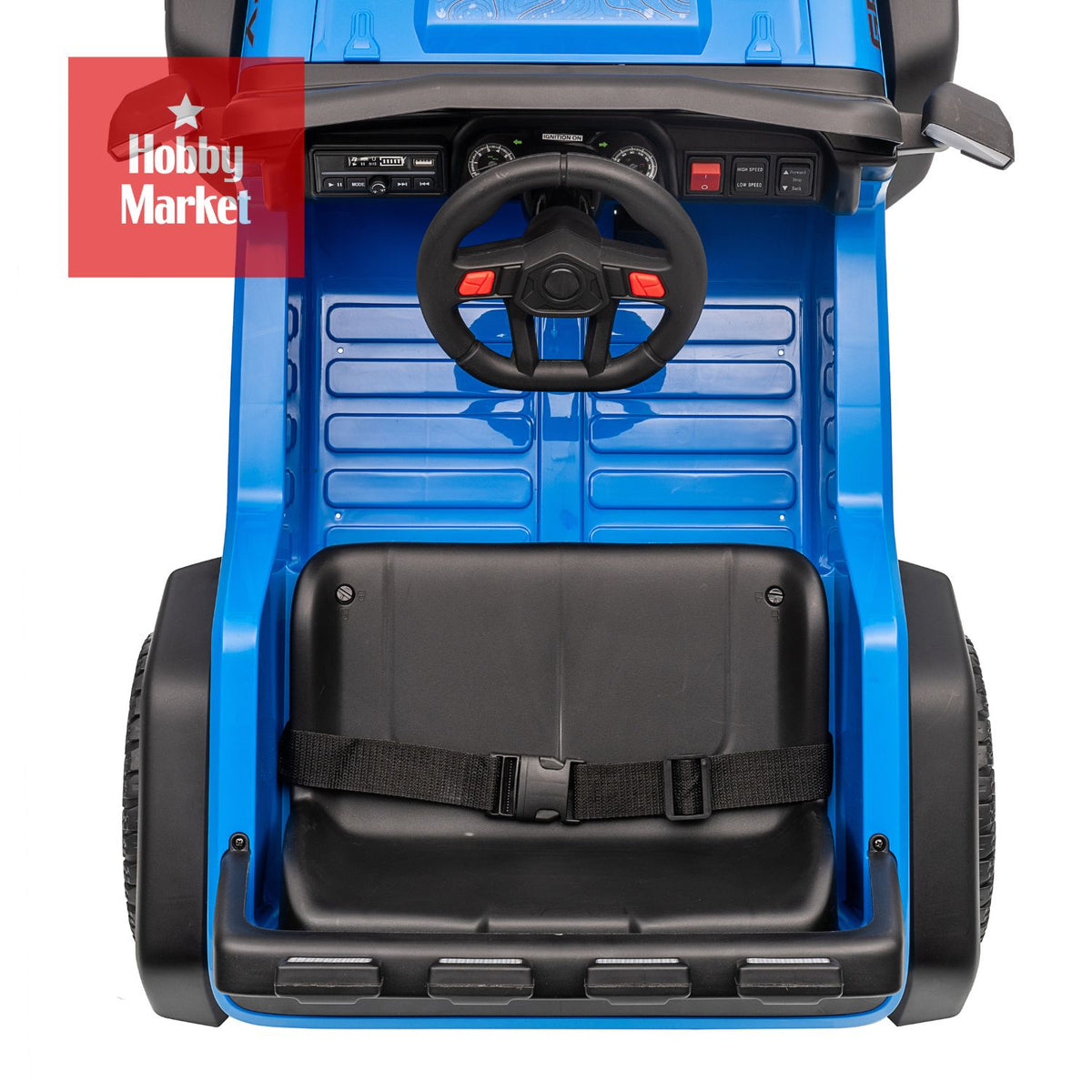 Interior de Jeep eléctrico azul para niños con volante, tablero detallado, asiento negro y cinturón de seguridad.