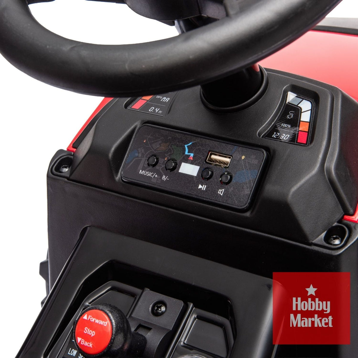 Panel de control de tractor eléctrico infantil rojo con puerto USB, botones de música y palanca de cambios central.